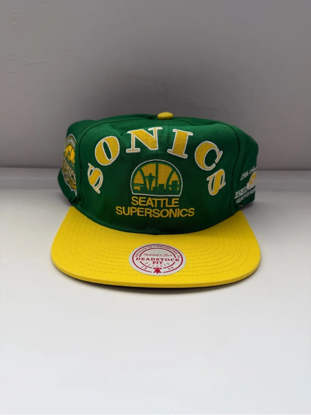 Mitchell & Ness Seattle Supersonics Green and Yellow Vintage Snapback